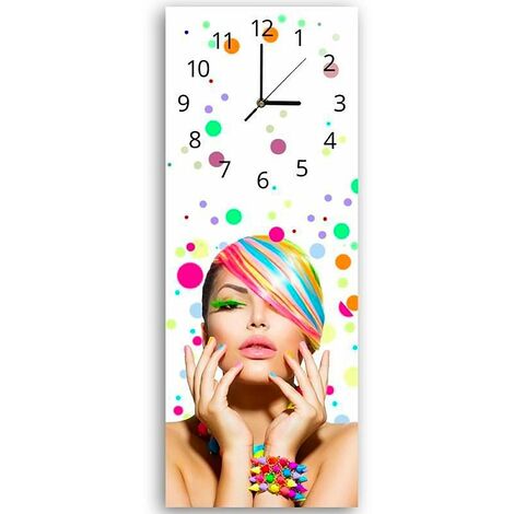 Horloges Murales une femme en couleurs