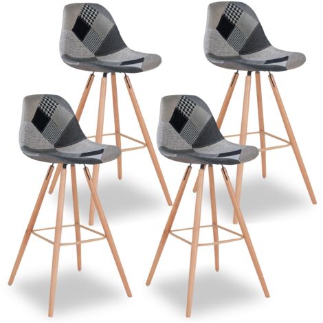 Idmarket – Lot de 4 tabourets de bar à motifs patchworks – Assise en polypropylène moelleuse – Structure en bois – Hauteur 92 cm