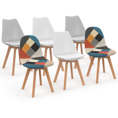 Idmarket – Lot de 6 chaises scandinaves – Dossier en polypropylène – Assise en polyester – Pieds en bois d'hévéa – Coloris blanc, gris clair, patchworks