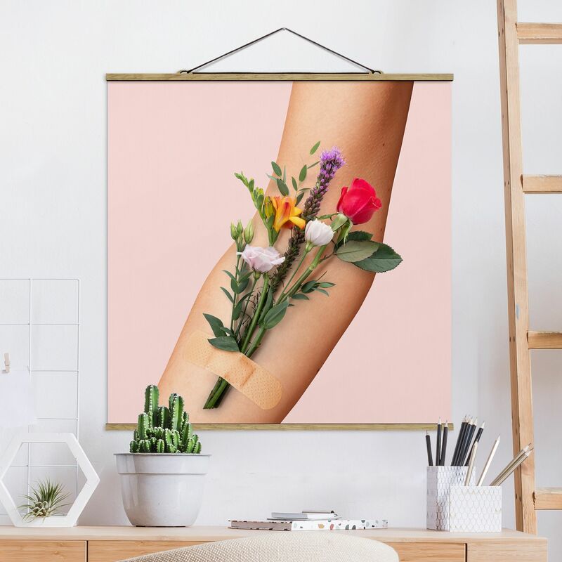 

Imagen de tela - Arm With Flowers - Cuadrado 1:1 Dimensión LxA: 80cm x 80cm