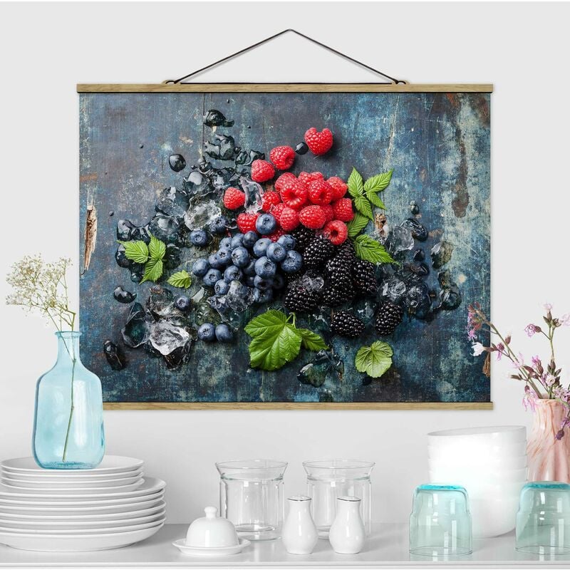 

Imagen de tela - Berry Mix With Ice Cubes Wood - Apaisado 3:4 Dimensión LxA: 26cm x 35cm