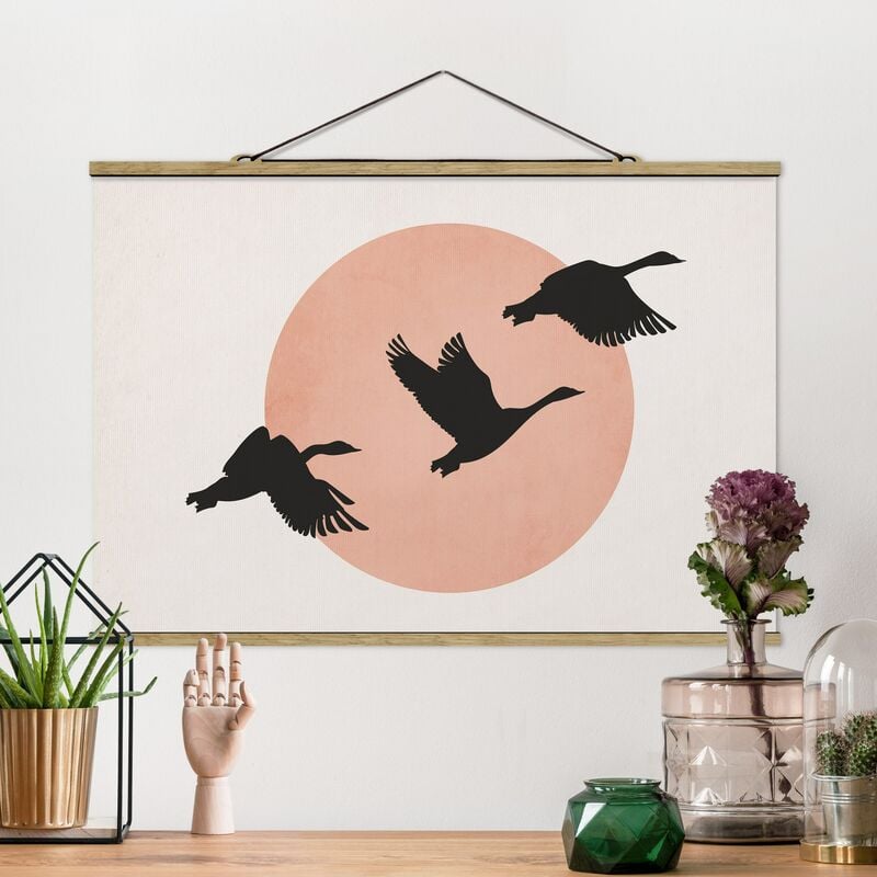 

Imagen de tela - Birds In Front Of Rose Sun III - Apaisado 2:3 Dimensión LxA: 33.5cm x 50cm