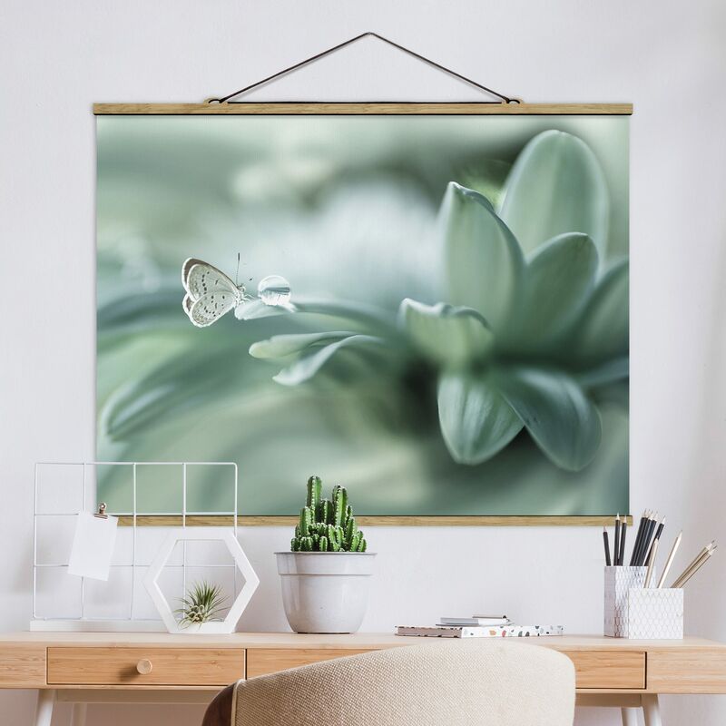 

Imagen de tela - Butterfly And Dew Drops In Pastel Green - Apaisado 3:4 Dimensión LxA: 26cm x 35cm