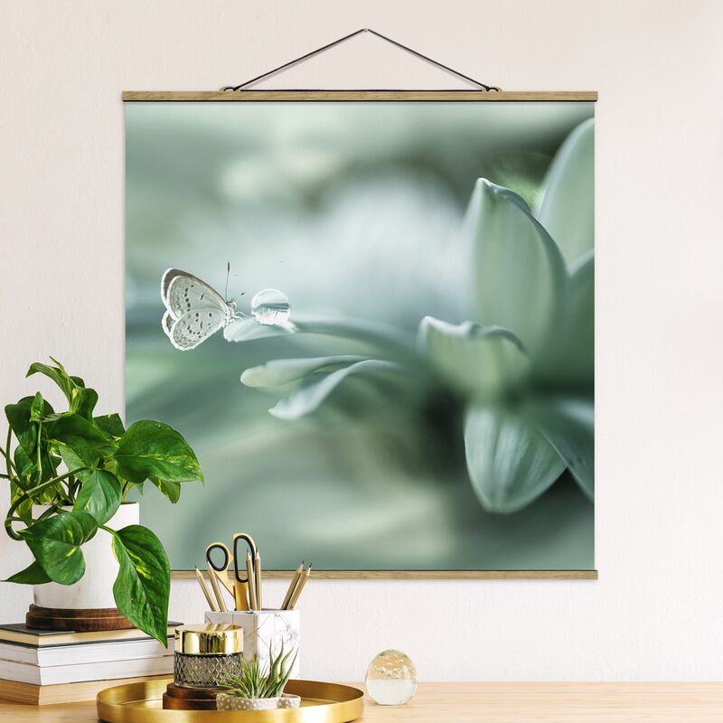 

Imagen de tela - Butterfly And Dew Drops In Pastel Green - Cuadrado 1:1 Dimensión LxA: 50cm x 50cm