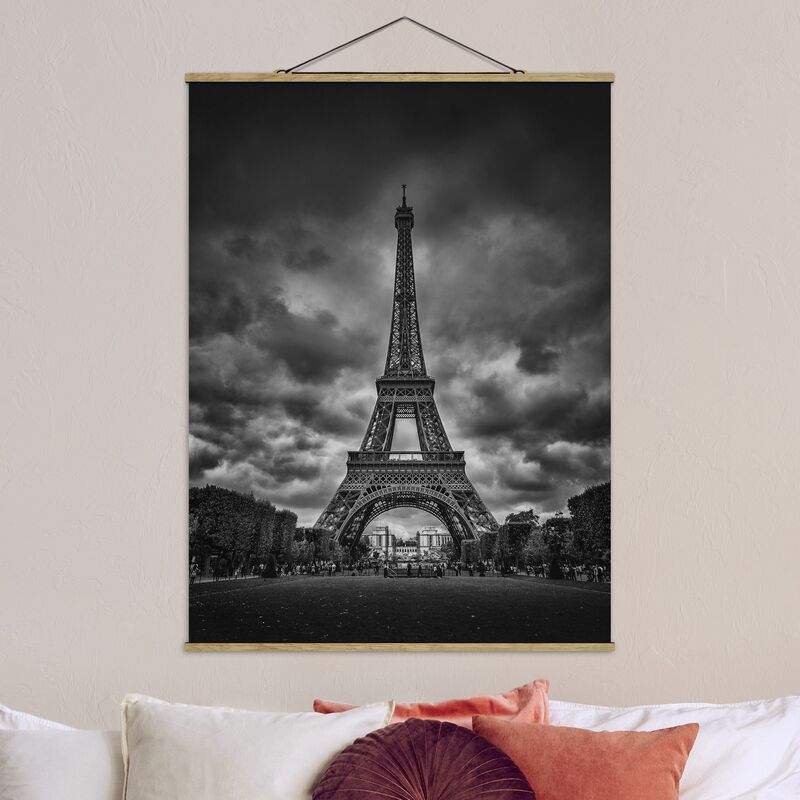 

Imagen de tela - Eiffel Tower In Front Of Clouds In Black And White - Alto 4:3 Dimensión LxA: 46.5cm x 35cm