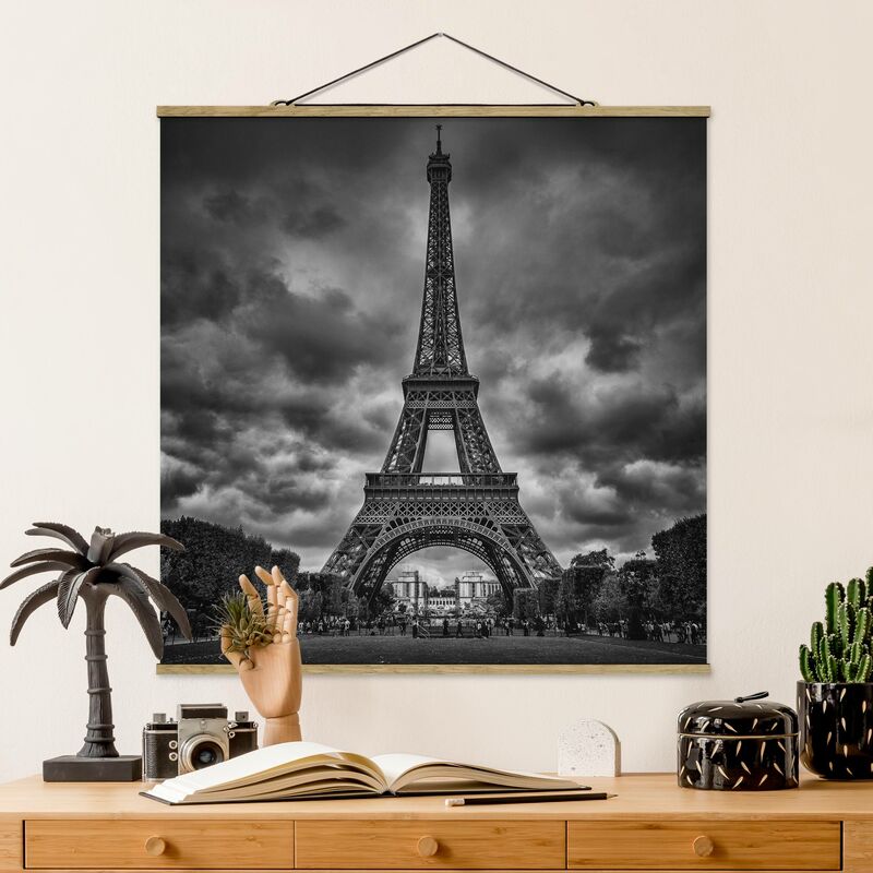 

Imagen de tela - Eiffel Tower In Front Of Clouds In Black And White - Cuadrado 1:1 Dimensión LxA: 100cm x 100cm