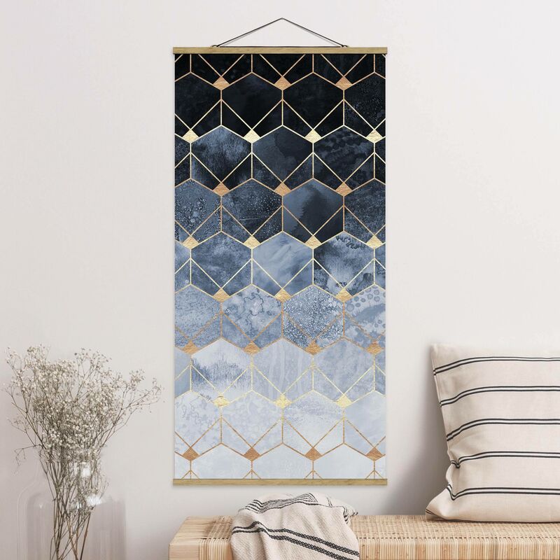 

Imagen de tela - Elisabeth Fredriksson - Blue Geometry Golden Art Deco - Alto 2:1 Dimensión LxA: 70cm x 35cm