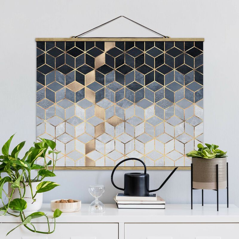 

Imagen de tela - Elisabeth Fredriksson - Blue White Golden Geometry - Apaisado 3:4 Dimensión LxA: 75cm x 100cm