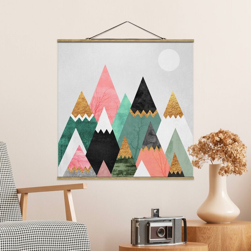 

Imagen de tela - Elisabeth Fredriksson - Triangular Mountains With Gold Tips - Cuadrado 1:1 Dimensión LxA: 50cm x 50cm