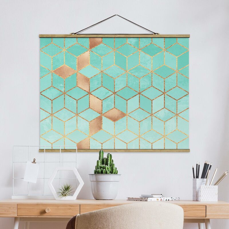 

Imagen de tela - Elisabeth Fredriksson - Turquoise White Golden Geometry - Apaisado 3:4 Dimensión LxA: 60cm x 80cm