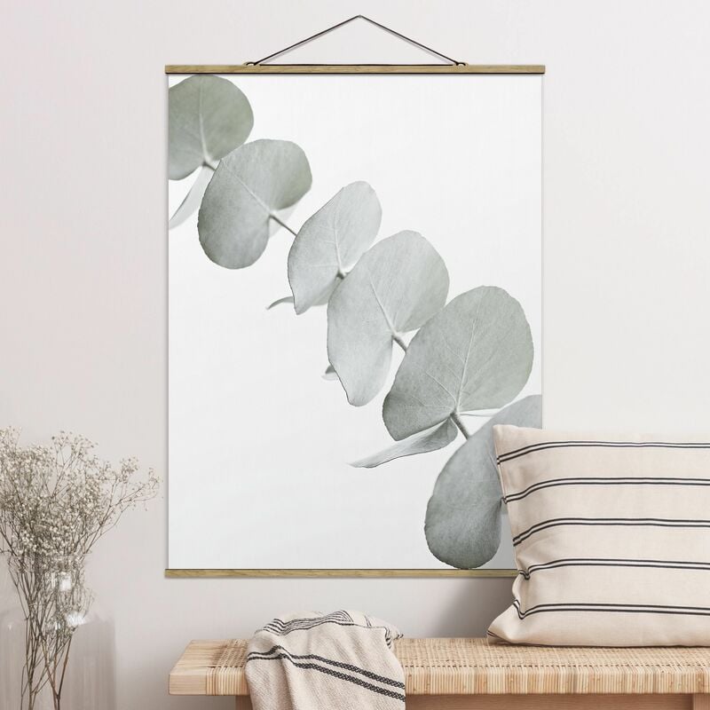 

Imagen de tela - Eucalyptus Branch In White Light - Alto 4:3 Dimensión LxA: 66.4cm x 50cm