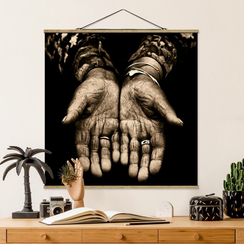 

Imagen de tela - Indian Hands - Cuadrado 1:1 Dimensión LxA: 100cm x 100cm