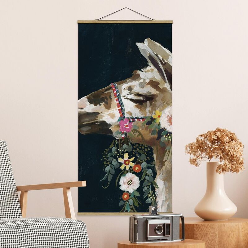 

Imagen de tela - Lama With Floral Decoration II - Alto 2:1 Dimensión LxA: 100cm x 50cm