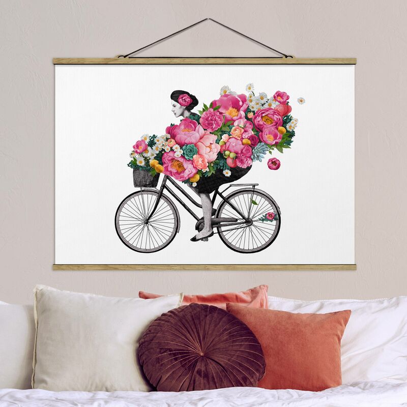 

Imagen de tela - Laura Graves - Illustration Woman On Bicycle Collage Colorful Flowers - Apaisado 2:3 Dimensión LxA: 53.5cm x 80cm