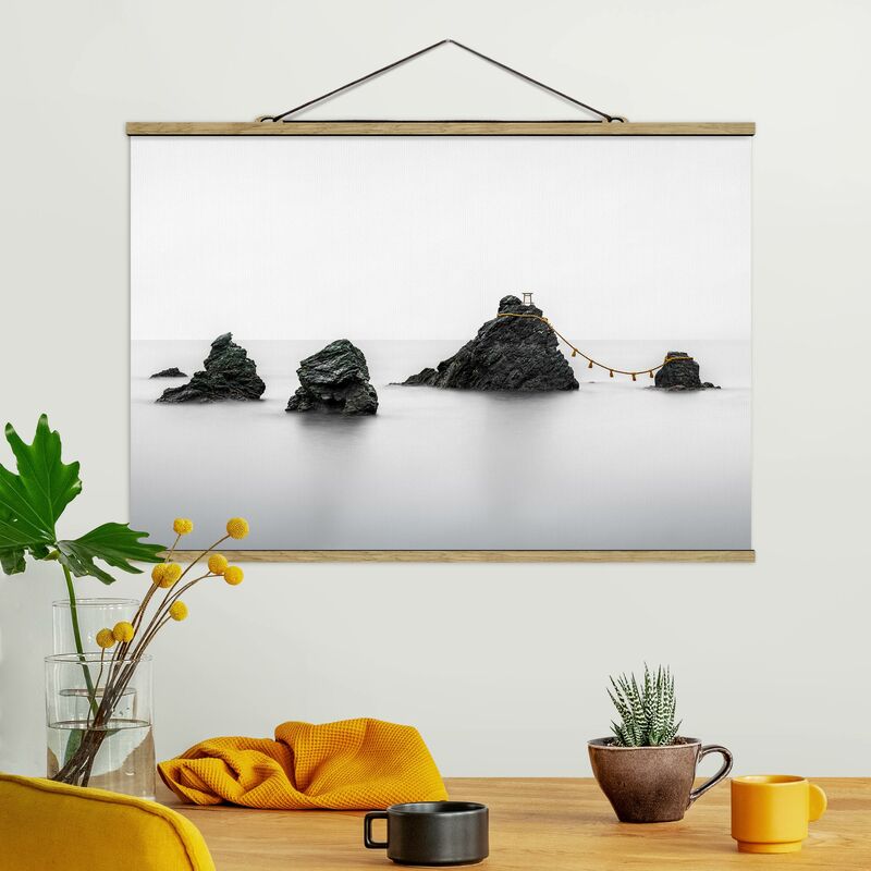 

Imagen de tela - Meoto Iwa - The Married Couple Rocks - Apaisado 2:3 Dimensión LxA: 53.5cm x 80cm