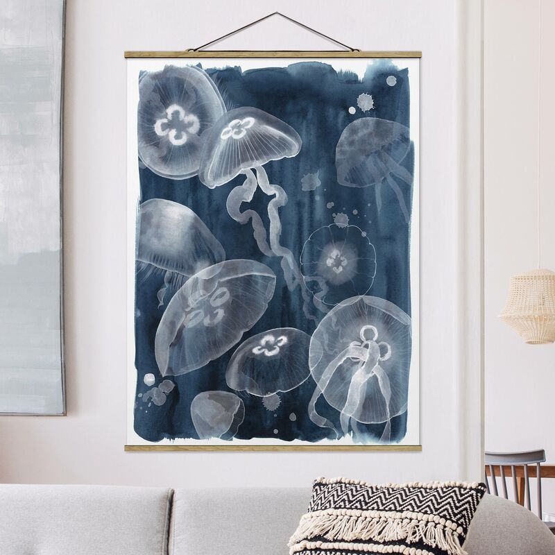 

Imagen de tela - Moon Jellyfish I - Alto 4:3 Dimensión LxA: 46.5cm x 35cm