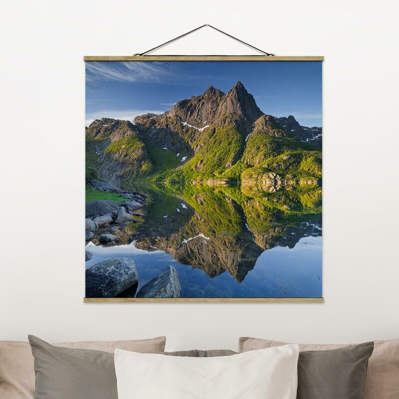 

Imagen de tela - Mountain Landscape With Water Reflection In Norway - Cuadrado 1:1 Dimensión LxA: 35cm x 35cm