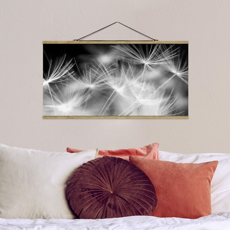 

Imagen de tela - Moving Dandelions Close Up On Black Background - Apaisado 1:2 Dimensión LxA: 50cm x 100cm