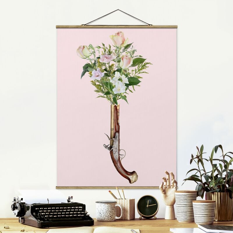 

Imagen de tela - Pistol With Flowers - Alto 4:3 Dimensión LxA: 66.4cm x 50cm