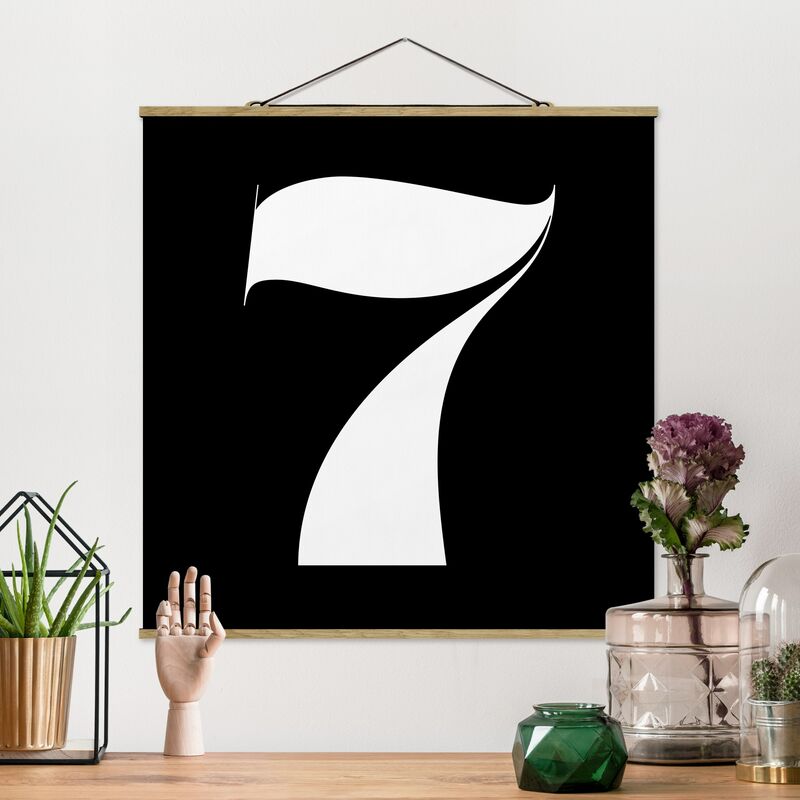 

Imagen de tela - Roman Numeral 7 - Cuadrado 1:1 Dimensión LxA: 35cm x 35cm