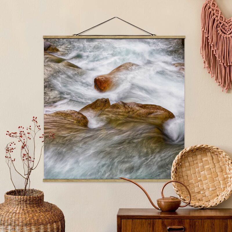

Imagen de tela - The Icy Mountain Stream - Cuadrado 1:1 Dimensión LxA: 80cm x 80cm