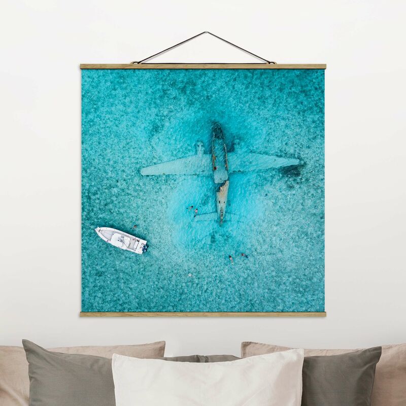 

Imagen de tela - Top View Airplane Wreckage In The Ocean - Cuadrado 1:1 Dimensión LxA: 100cm x 100cm