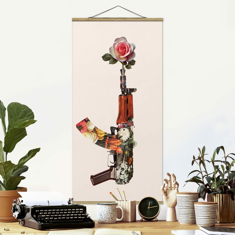 

Imagen de tela - Weapon With Rose - Alto 2:1 Dimensión LxA: 70cm x 35cm