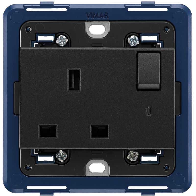 Prise 2P+T 13A standard britannique blanche 2 modules 230V bornes auto