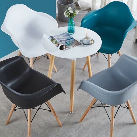 Chaise Malmö  Disponible en 3 couleurs  Avec accoudoirs  Pieds en bois  Blanc (1/5)