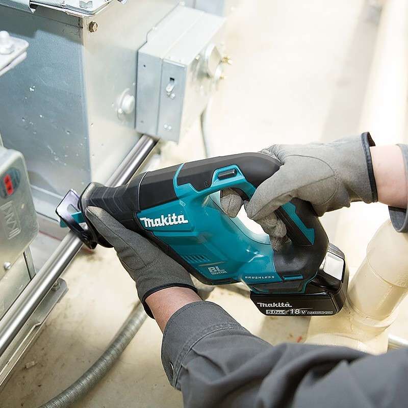 Scie Sabre Récipro 18V LXT Makita DJR189Z - Compacte Et Puissante, Idéale Pour Travaux Dans Espaces Confins (Produit Seul)