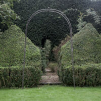 Garden Trading Barrington Rose Metal Garden Arch Pergola Plant Support