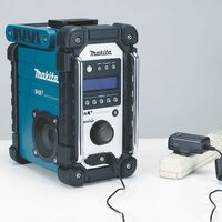 Makita DMR110W DAB PLUS 10.8v-18v White LI-ion Job Site Radio + Battery +Charger