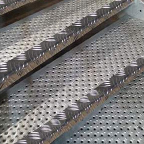 Nez de marche strié pour escalier Mayol - Longueur 1000mm - 040316/10