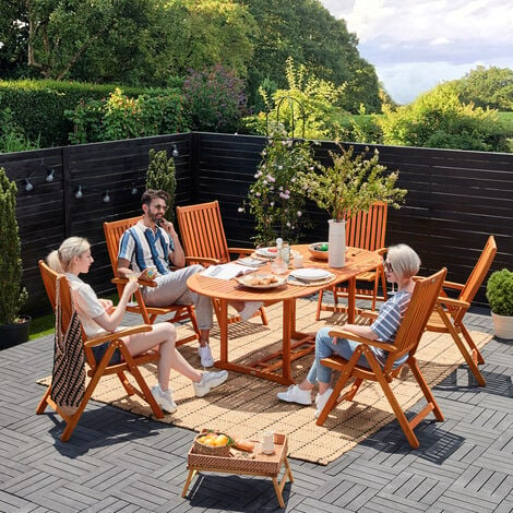 Muebles para jardines y terrazas exteriores, mesas, sillas y parasoles