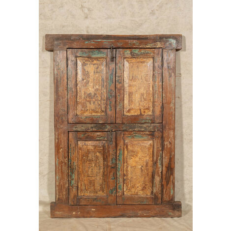 Ventana de madera maciza y hierro con marco Ventana con reja Estilo antiguo medieval Interior Exterior Puerta antigua de madera