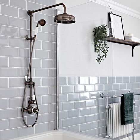 Colonne de douche avec robinetterie en cuivre brossé bronze pour salle de  bains rétro
