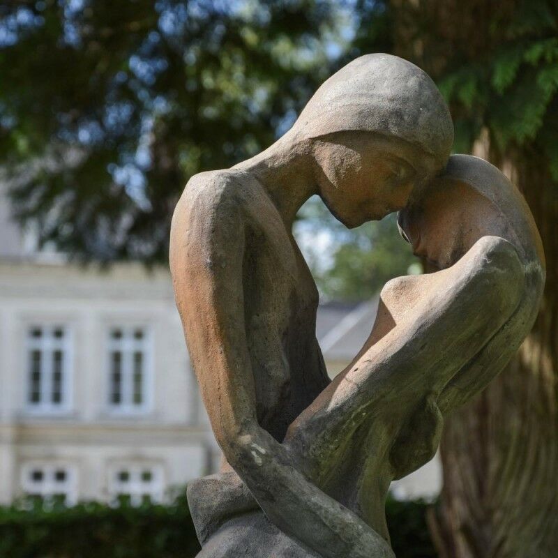 Statue exterieur moderne - Tristan et Iseut coeur