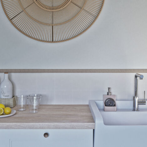 Moulure murale décorative en bois ANEOU - 0,8 x 3,1 x 100 cm - Brut sans peinture - Cimaise - Plinthe - Baguette d'ornement