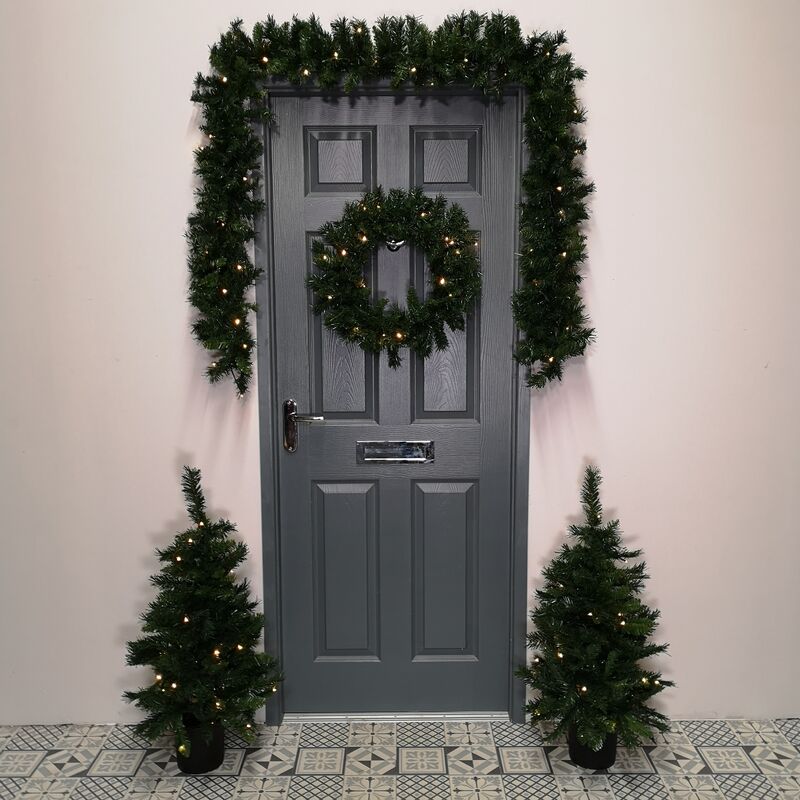 Red and Burlap Christmas Wreath Rustic Front Door Wreath; Jute Reindeer Wreath 