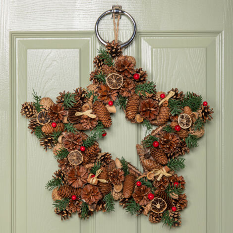 45cm Winter Spice Star Hanging Christmas Wreath with Pine Cones Red Berries & Dried Fruit (1/5)