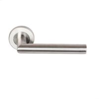Paire de Poignées de porte sur Rosaces Rondes " Elsa Angle Vif " inox 304 KLOSE BESSER Sans rosaces de fonction
