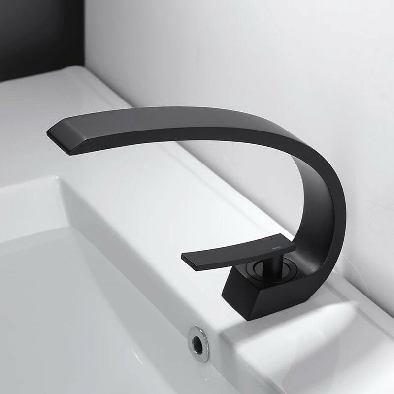 Grifo lavabo moderno tipo nórdico con lineas curvas monomando | Negro