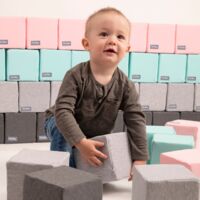 Kiddymoon Blocs Mous Pour Bebe 24 Pieces Cubes De Construction En Mousse 14cm Cubes Gris Clair
