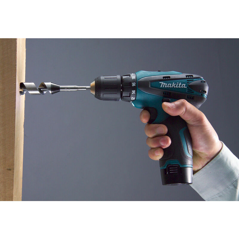 Perceuse visseuse 13 mm 18V Li-Ion aveccoffret de 74 accessoires - Makita