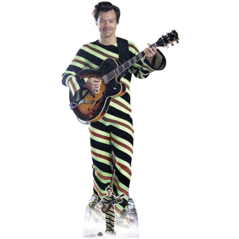Figurine en carton Harry Styles tout sourire avec sa guitare - Chanteur Britannique - Haut 185 cm (1/5)