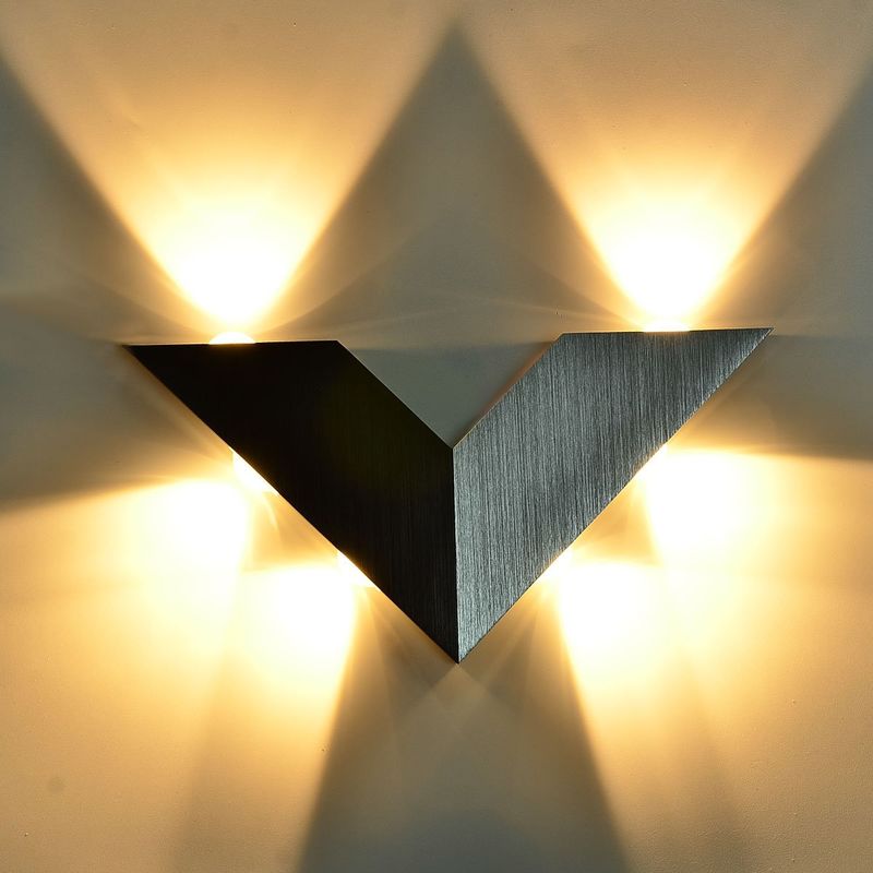 Moderne Wandleuchte LED Wandlampe Auf Und Ab Aluminium Deckenleuchte  Kreative Dreieck Wandleuchte für Schlafzimmer Halle Wohnzimmer Treppe  Warmweiß