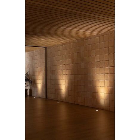 Faro Barcelona – Spot encastrable extérieur sol inoxydable satiné et noir mat – IP67 – COB LED 3000K – 7W – Diamètre 8 cm – 70728