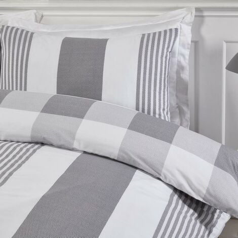 Black and white store horizontal striped comforter