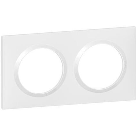 Legrand – Plaque carrée Dooxie 2 postes – Blanc – Thermoplastique – Montage horizontal/vertical – Rattrapage déformation mur – 600802