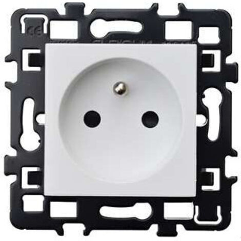 Eur Ohm – Prise de courant 2P 16A – Enjoliveur blanc – IP21 – Montage encastré ou saillie – Entraxe 60mm – Bornes auto 2x2.5mm² (1/4)